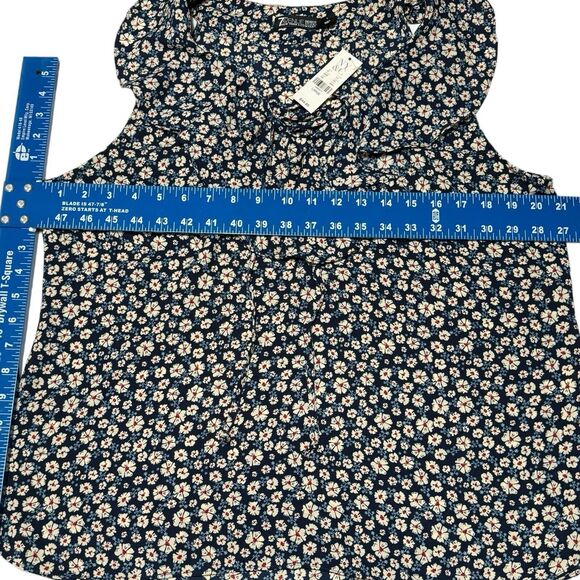 NEW!  7th‎ Avenue Design Studio New York & Company Large Navy Blue Floral Blouse - Picture 11 of 12